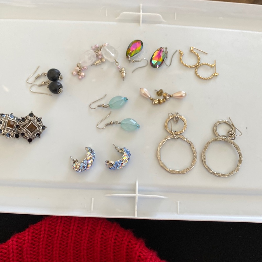 9 pair of costume jewelry earrings